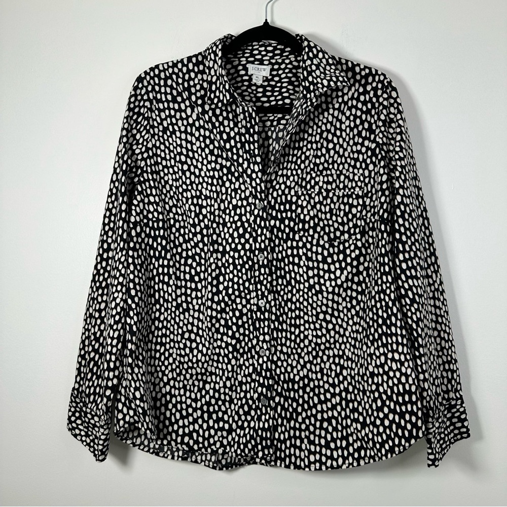 LOFT Black and White Polka Dot Button-Down Shirt